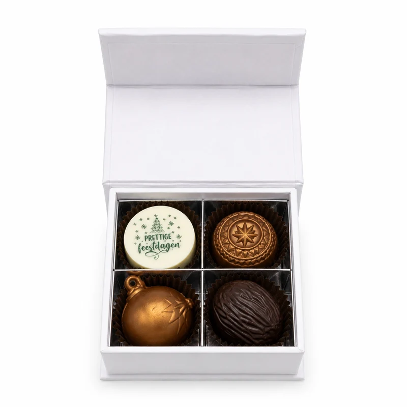 Kleine Luxe Kerstbonbons – 4 Ambachtelijke Bonbons in Wit Doosje