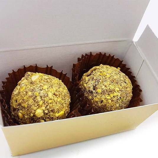 2 Pistachetruffels in gouden doosje (vanaf 25 stuks)