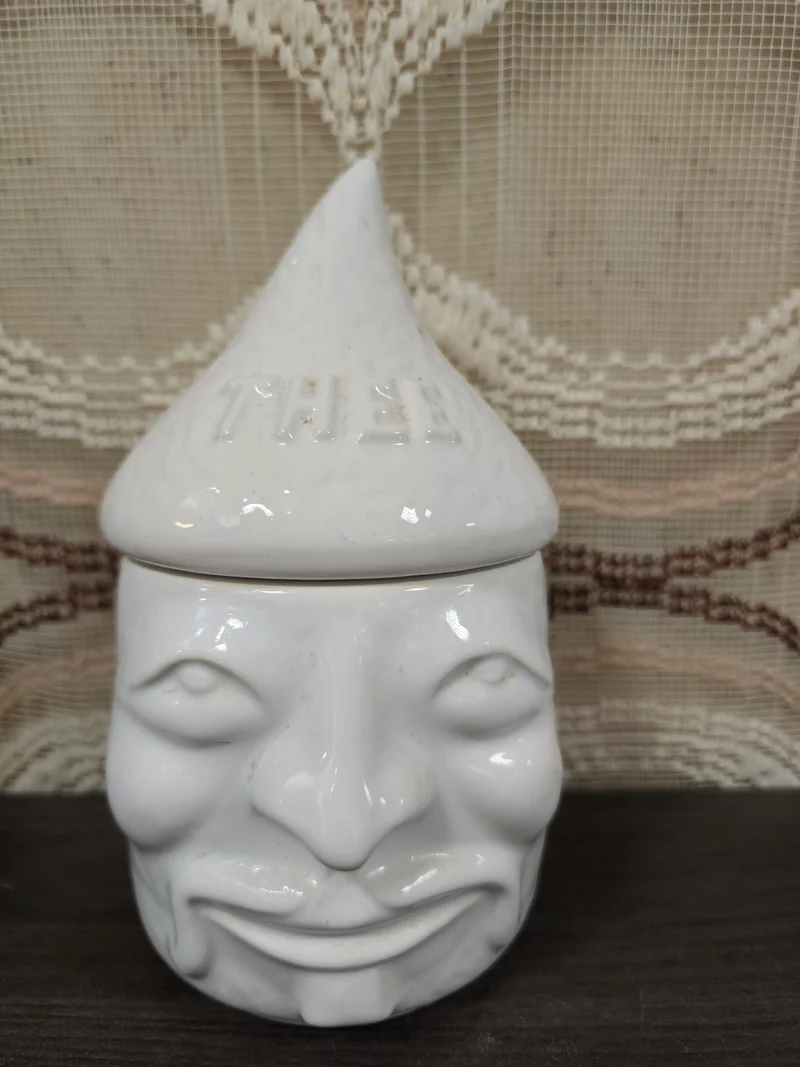 Vintage keramiek pot met gezicht wit THEE