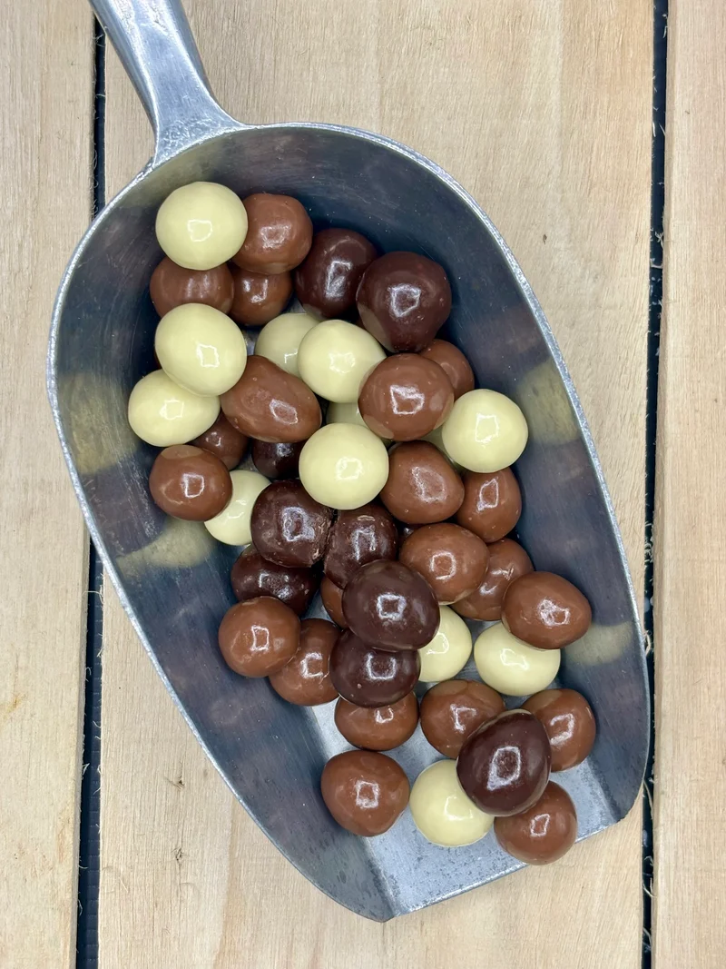 Noisettes enrobées de chocolat +/- 150gr