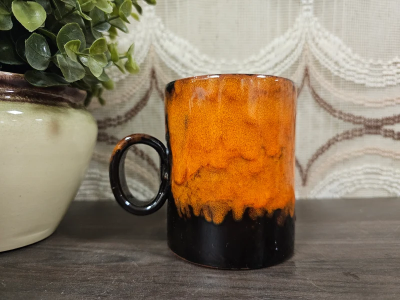 Fat lava mok oranje bruin 10 cm hoog