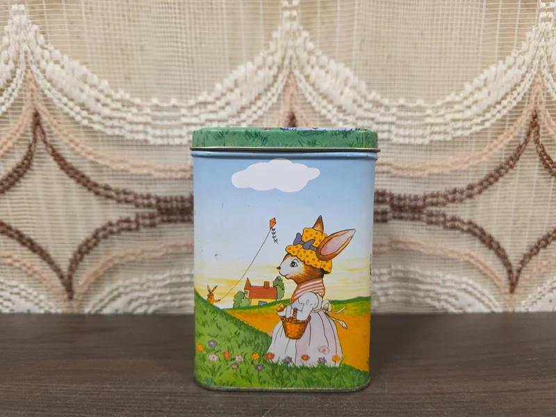 Paasblik met paashaasjes 12 x 8,5 x 8,5 cm