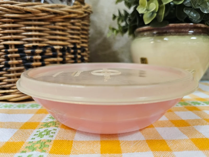 Tupperware pastel roze schaaltje met deksel