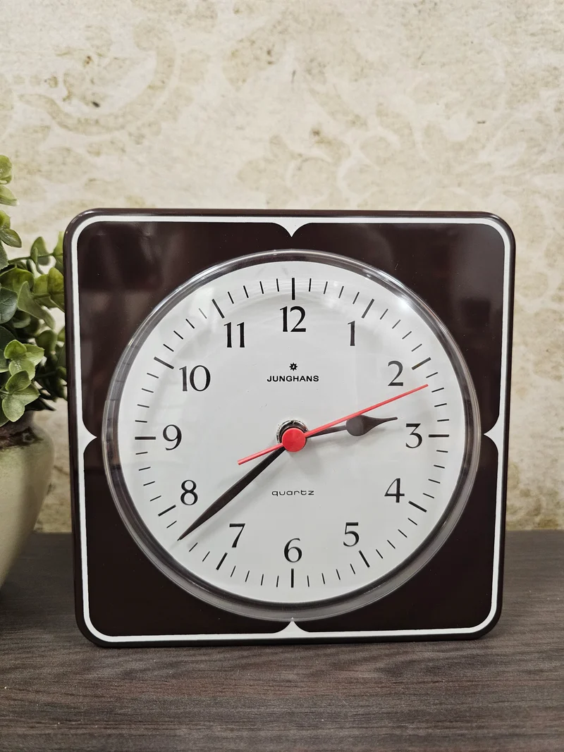 Junghans bruine keuken klok