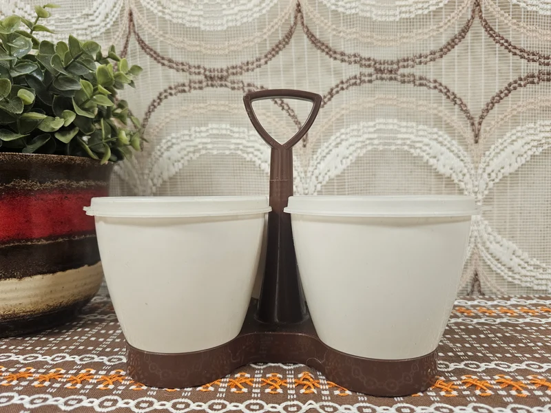 Tupperware trio carrousel cremekleur bruin