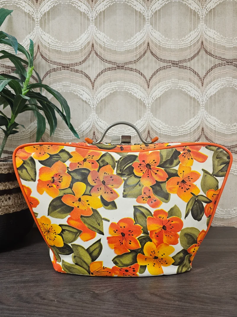 Vintage theebeurs met knip bloemenpatroon breed model