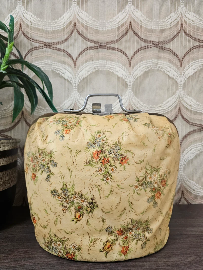 Theebeurs met knip Douwe Egberts beige met bloemen