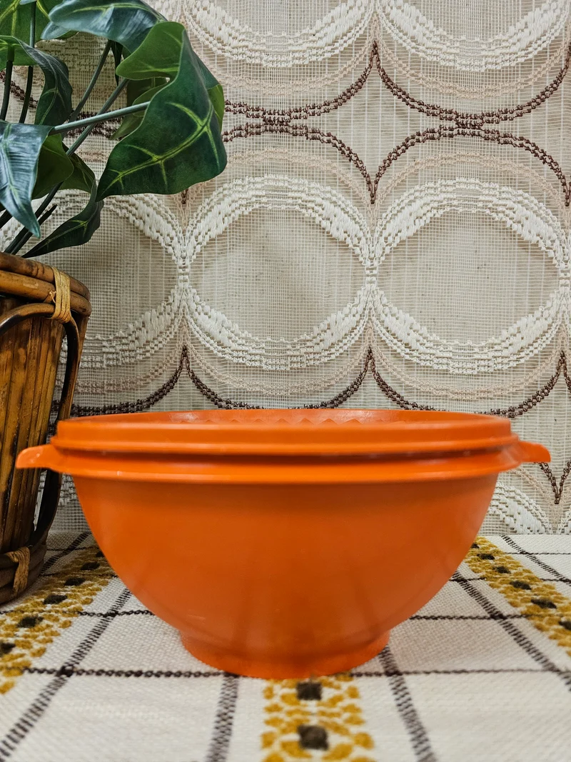 Vintage Tupperware kom met zonnedeksel oranje jaren ’70
