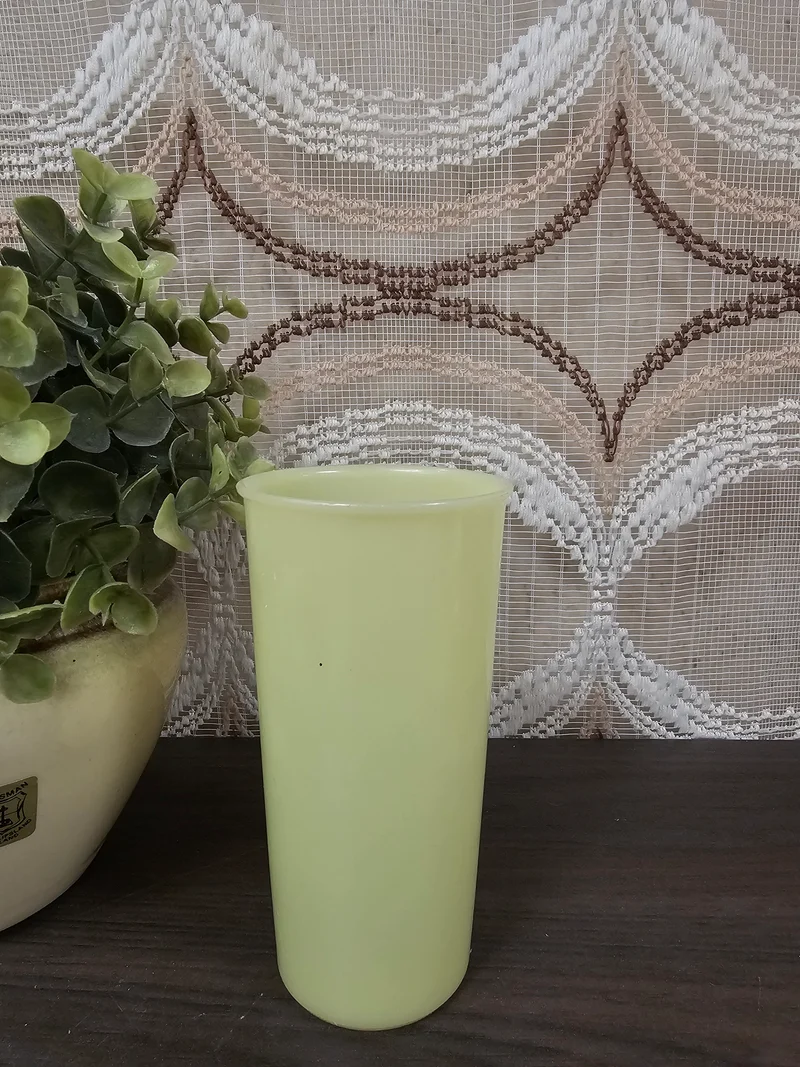 Tupperware beker pastel geel