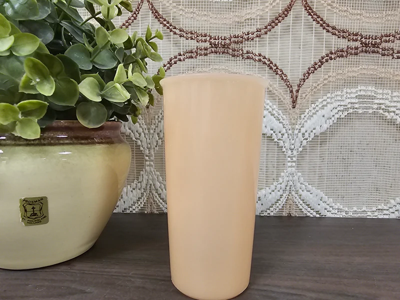 Tupperware beker zalmroze