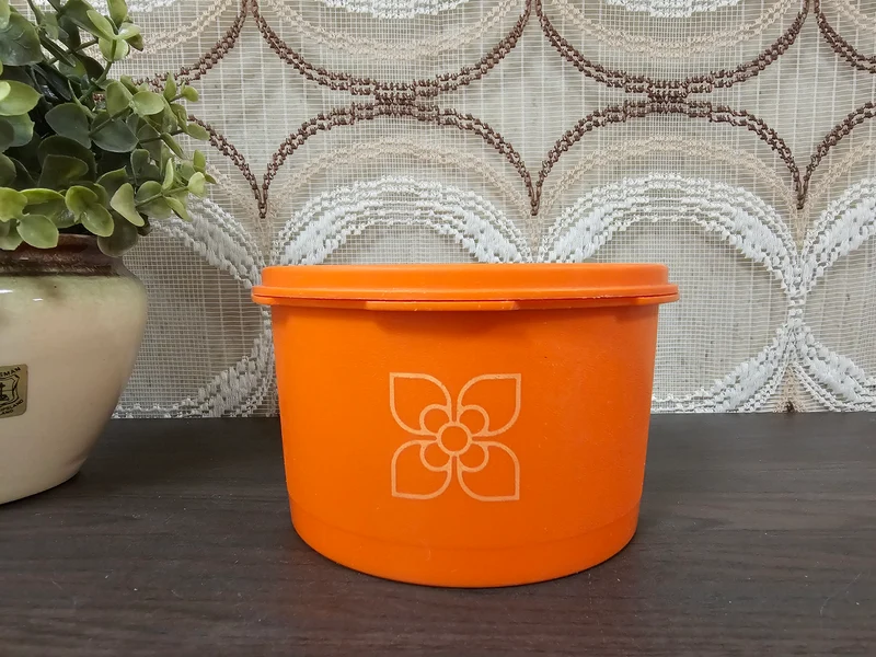 Tupperware oranje trommel sterdeksel 8 x 11,5 cm