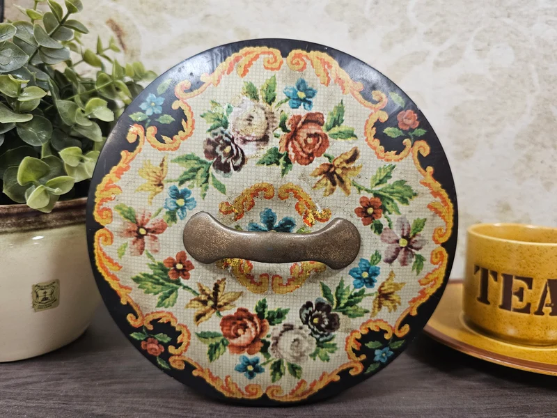 Delacre vintage bloemen blik