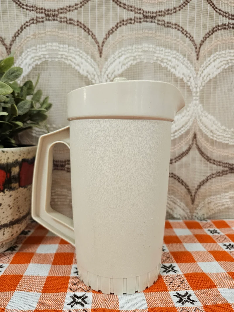 Tupperware kan cremekleur