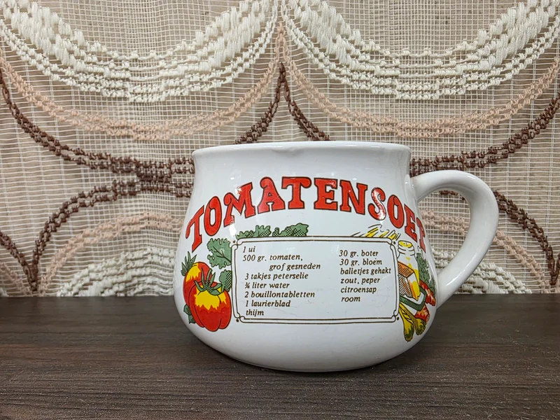 Vintage witte soepkom Tomatensoep