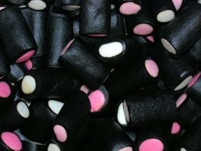 K&H Colored Rockies Licorice