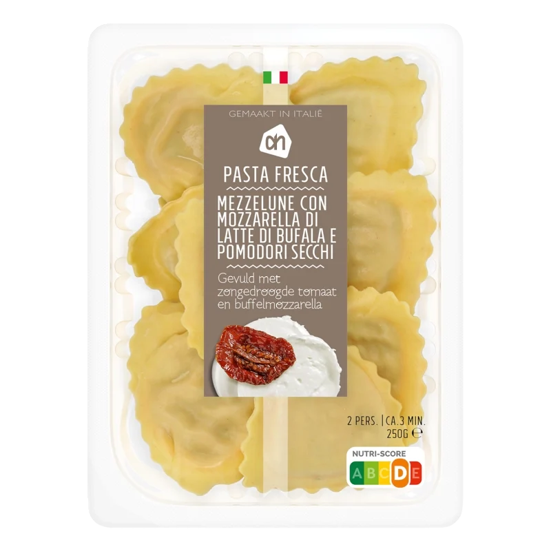 Mezzelune con mozzarella