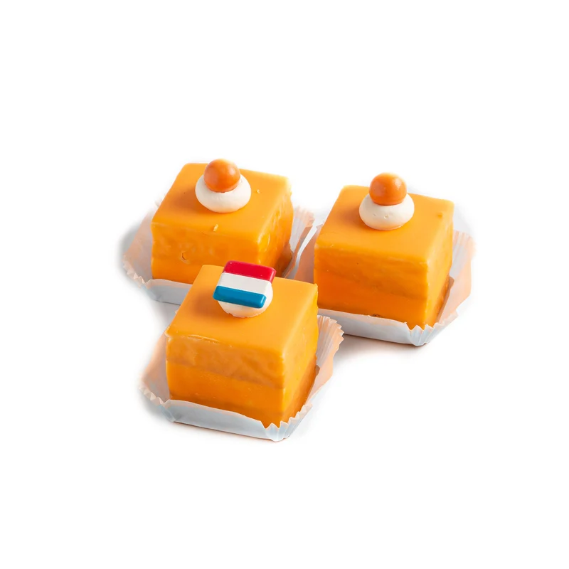 Oranje Cake Petit Four per stuk