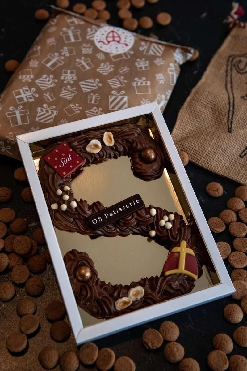 Handgespoten chocoladeletter melk (ALLEEN AFHALEN)