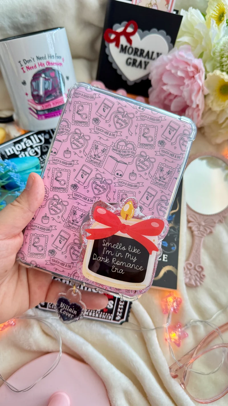 Bookish Grips | Smells like dark romance