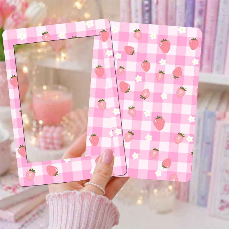 E-reader Insert-Skin | Strawberry Gingham