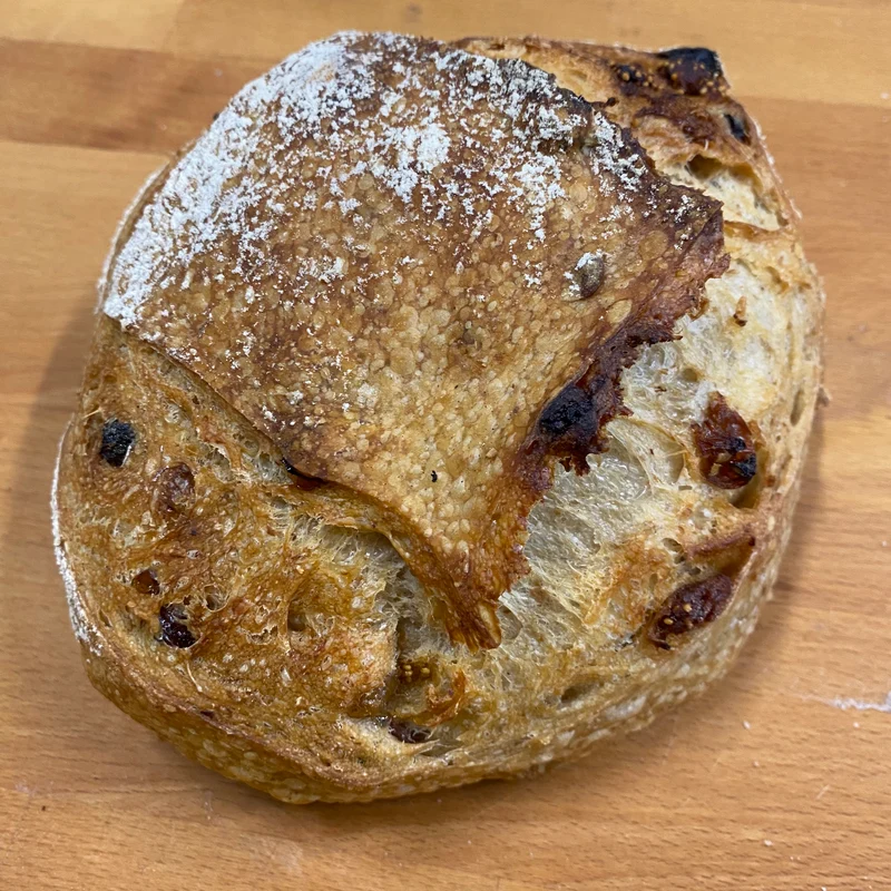 Rozijnen, vijgen, notenbrood